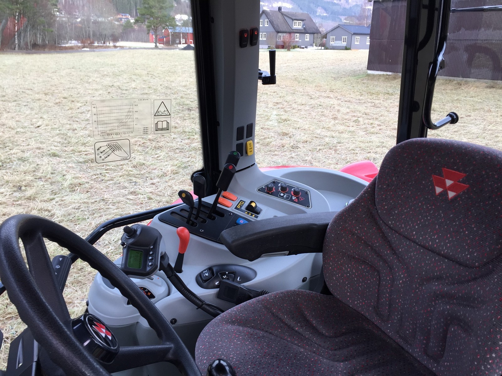 Massey Ferguson 5450 Dyna 4  — zdjęcie 5