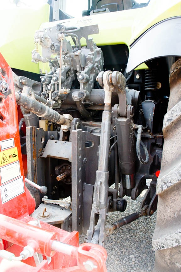 CIĄGNIK KOŁOWY CLAAS AXION 820, 2009r, 205 000 zł netto — zdjęcie 8