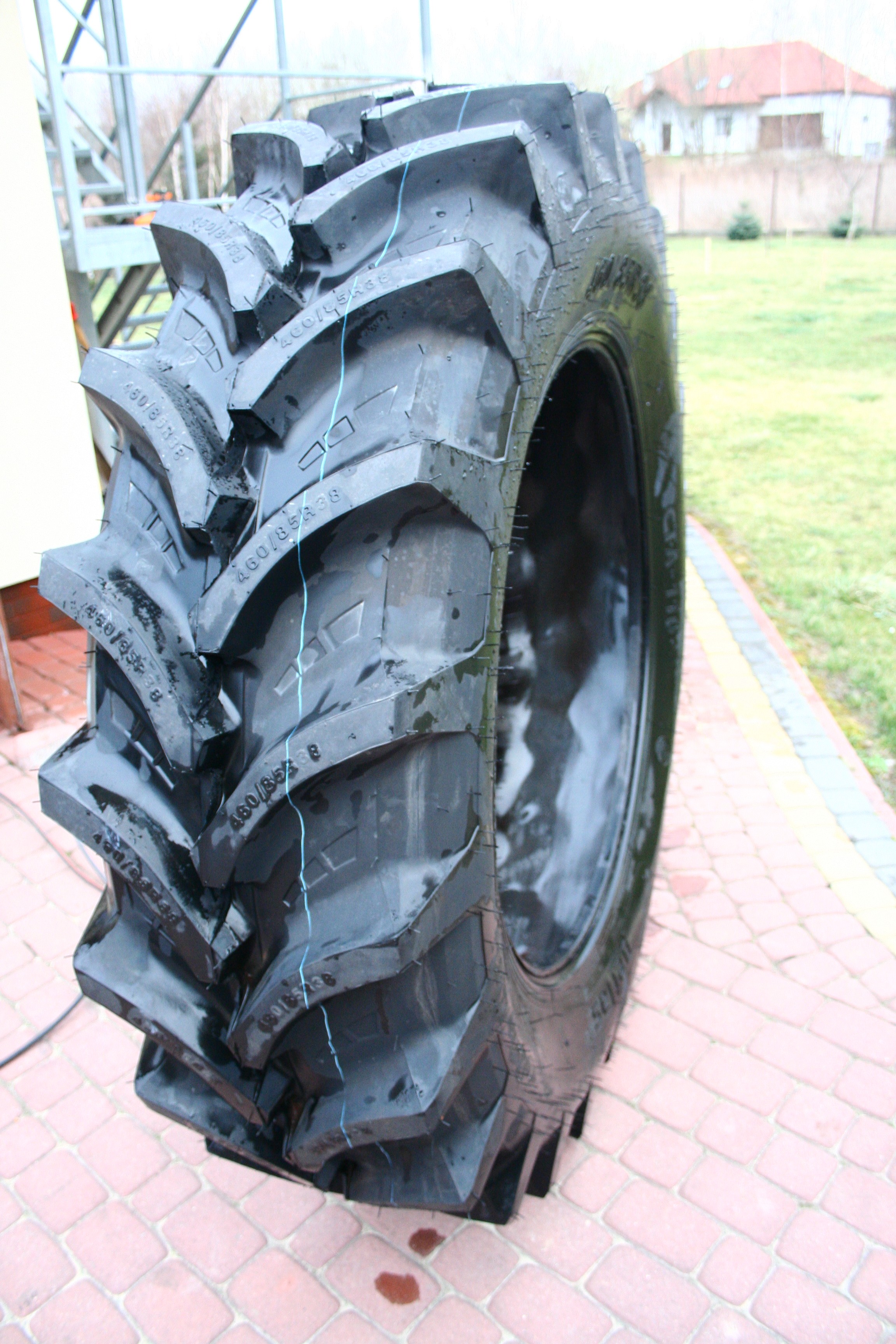 Opona 360/70R28 Petlas , 125A8 TA-110 Rewelacyjna opona , Rwie Ziemię — zdjęcie 1