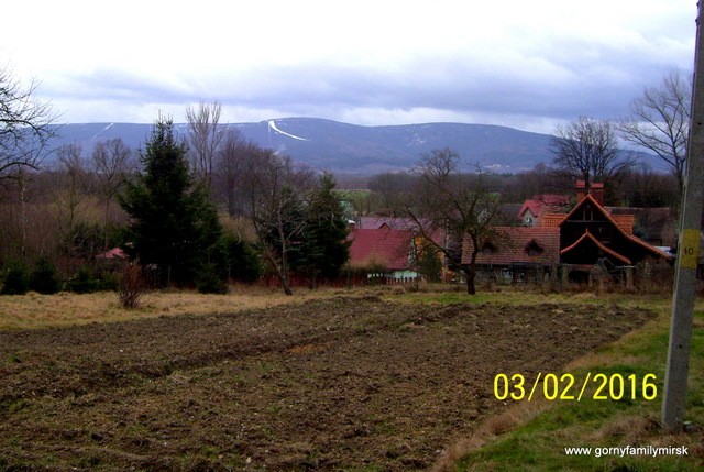 Dom i stodoła z widokiem na Karkonosze na agroturystykę — zdjęcie 5