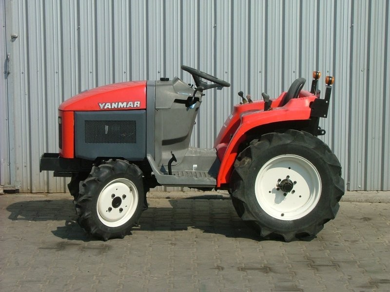 Mini traktorek Yanmar AF14 14KM 4x4 — zdjęcie 2