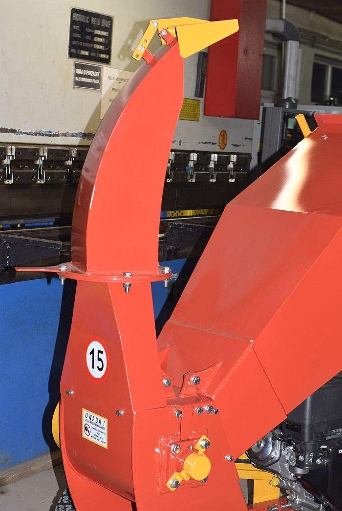 Rębak - rozdrabniacz do gałęzi z wyrzutnikiem i workownicą. 15 HP — zdjęcie 5