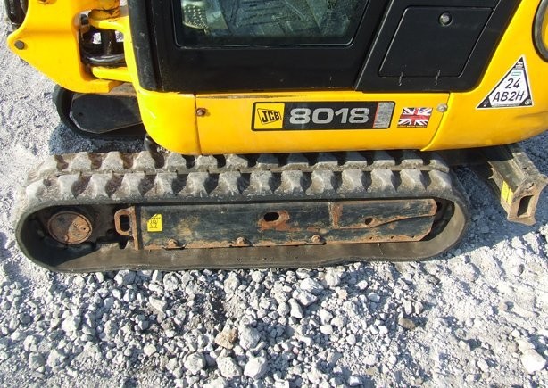Mini koparka - JCB 8018 z roku 2008 — zdjęcie 3