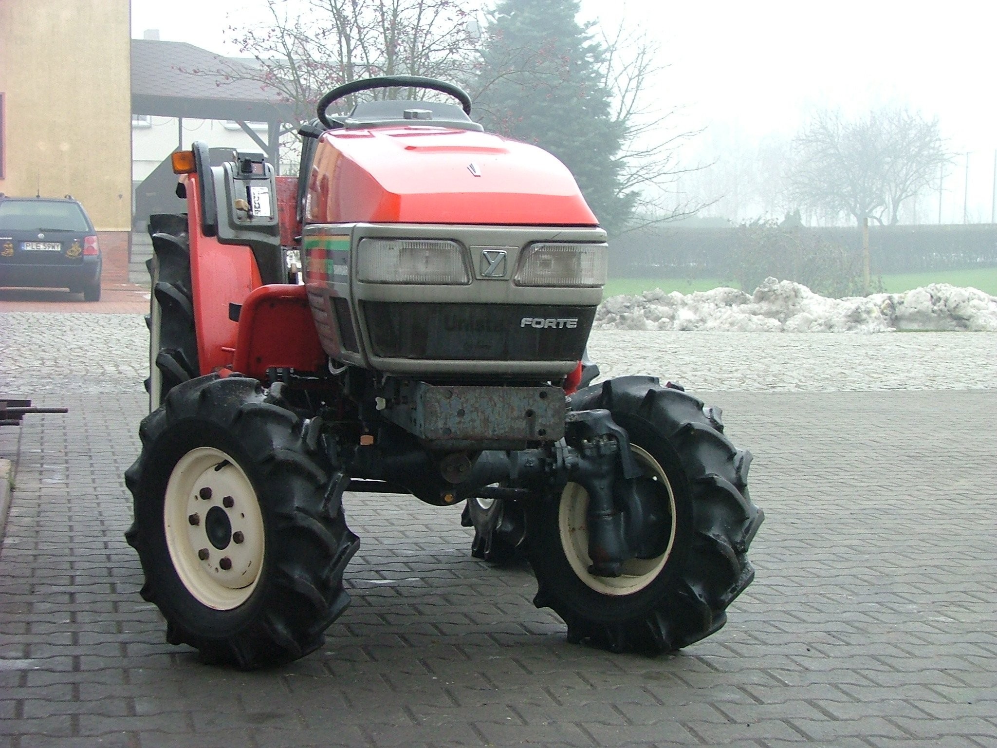 Yanmar F200 - 2004 — zdjęcie 4