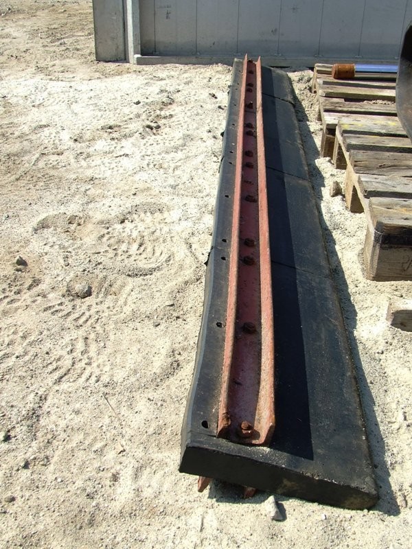 GUMOWY LEMIESZ DO JCB 3CX — zdjęcie 2