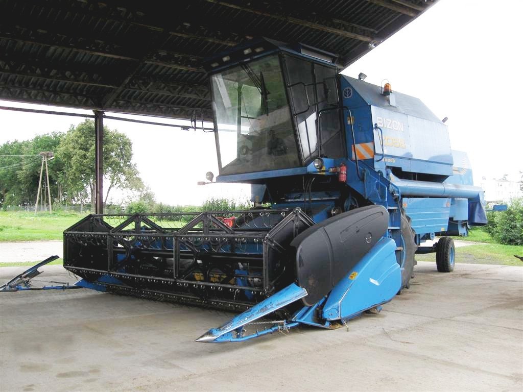 Bizon Rekord Z-058 na podzespołach New Holland - 2003-2005