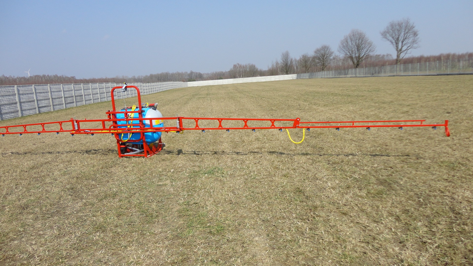 Opryskiwacz zawieszany polowy 400 l belka 10 m — zdjęcie 5