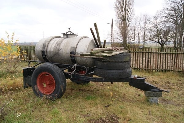 Beczka aluminiowa poj. 1200 l stan bdb — zdjęcie 2