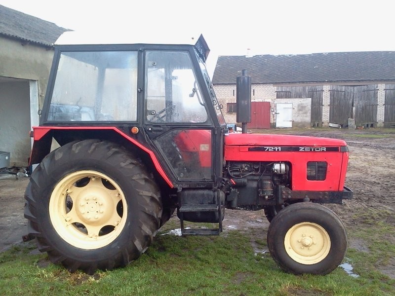 Zetor 7211 po kapitalnym remoncie silnika — zdjęcie 2