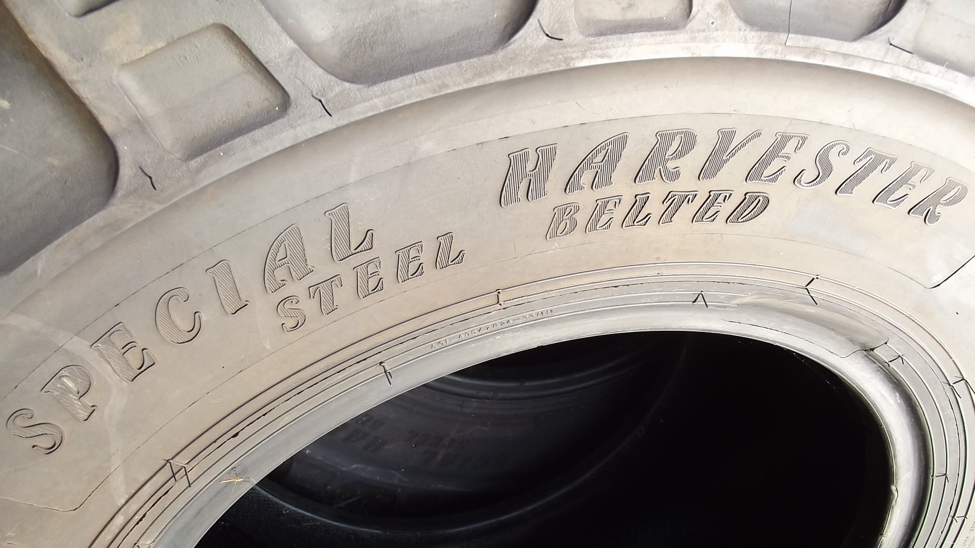 opony 500/70R24 — zdjęcie 2