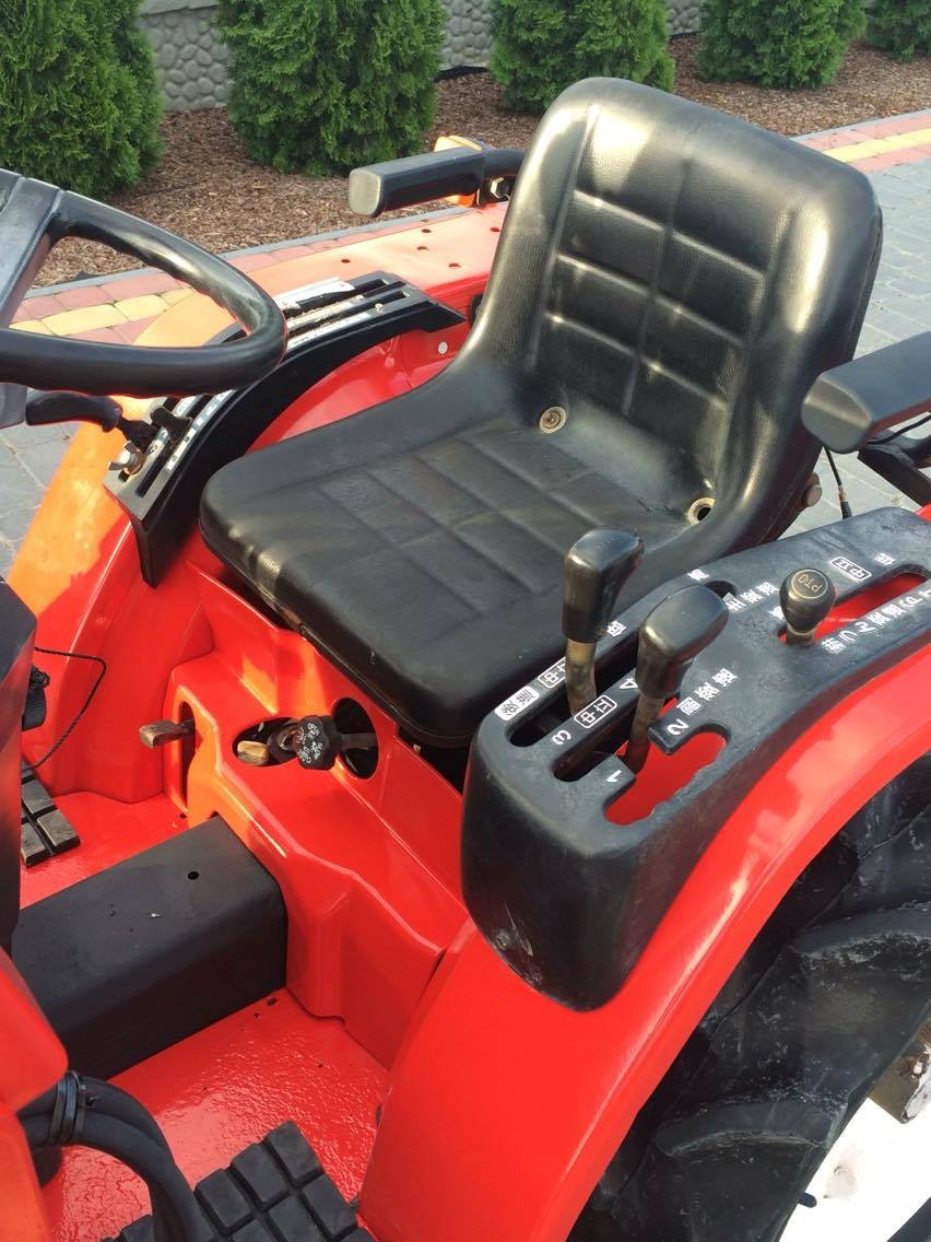 Mitsubishi MT135+ ładowacz TUR  — zdjęcie 4