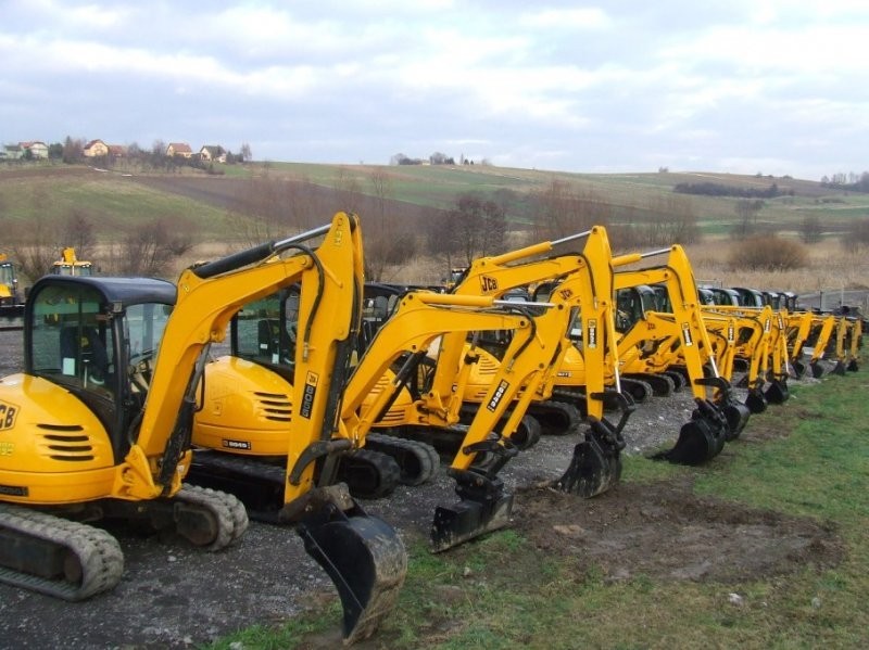 Sprzedaż maszyn JCB - koparki gąsienicowe, mini..