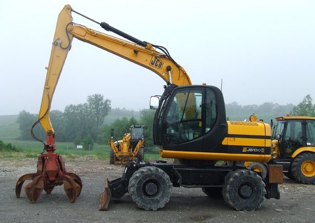 Koparka kołowa JCB JS 130W z roku 2009.. — zdjęcie 4