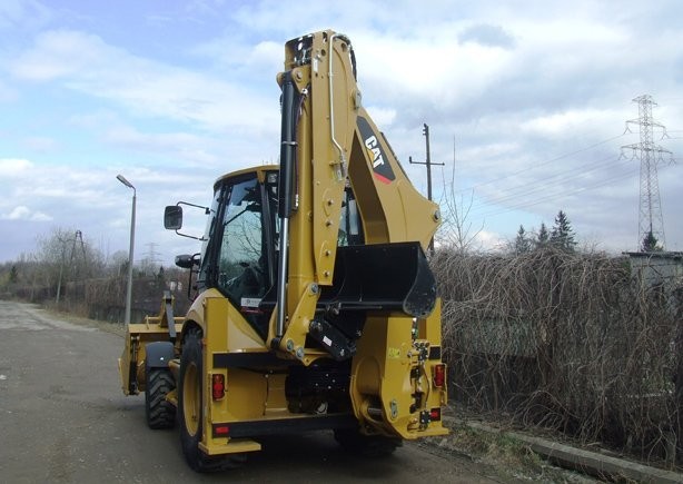 CAT 428 E z roku 2010 — zdjęcie 2