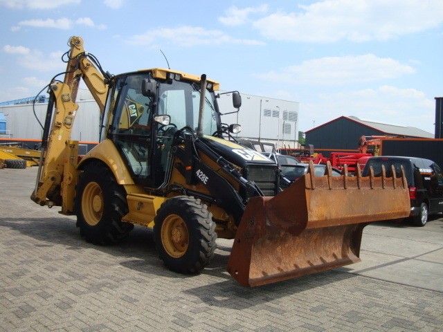Koparko-ładowarka CATERPILLAR - 428E — zdjęcie 3