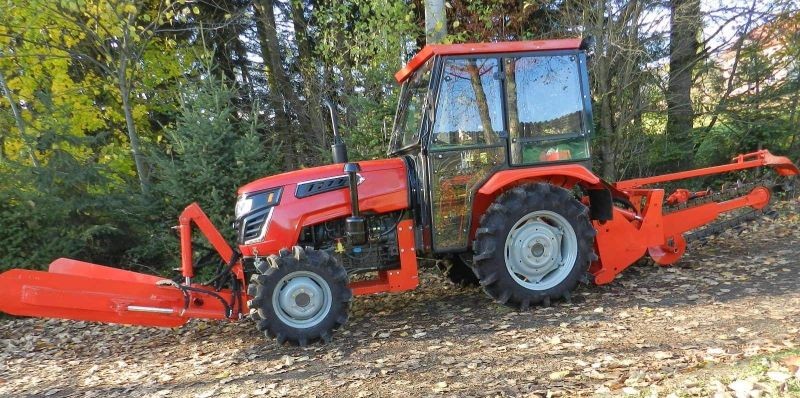 Samojezdna koparka łańcuchowa z zasypywarką, napęd ciągnik 50 kM — zdjęcie 6