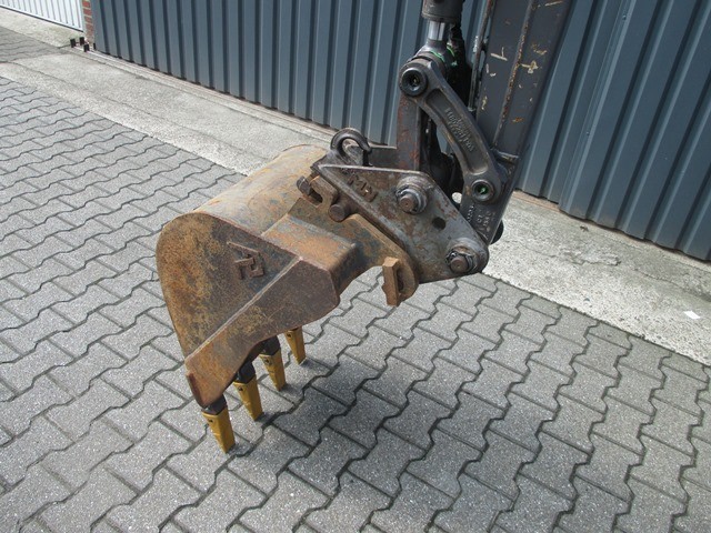 Top koparka Volvo EC25 — zdjęcie 3