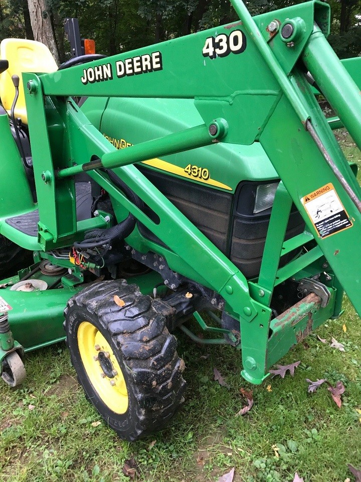 Ciągnik rolniczy John Deere 43IO +akcesoria — zdjęcie 3
