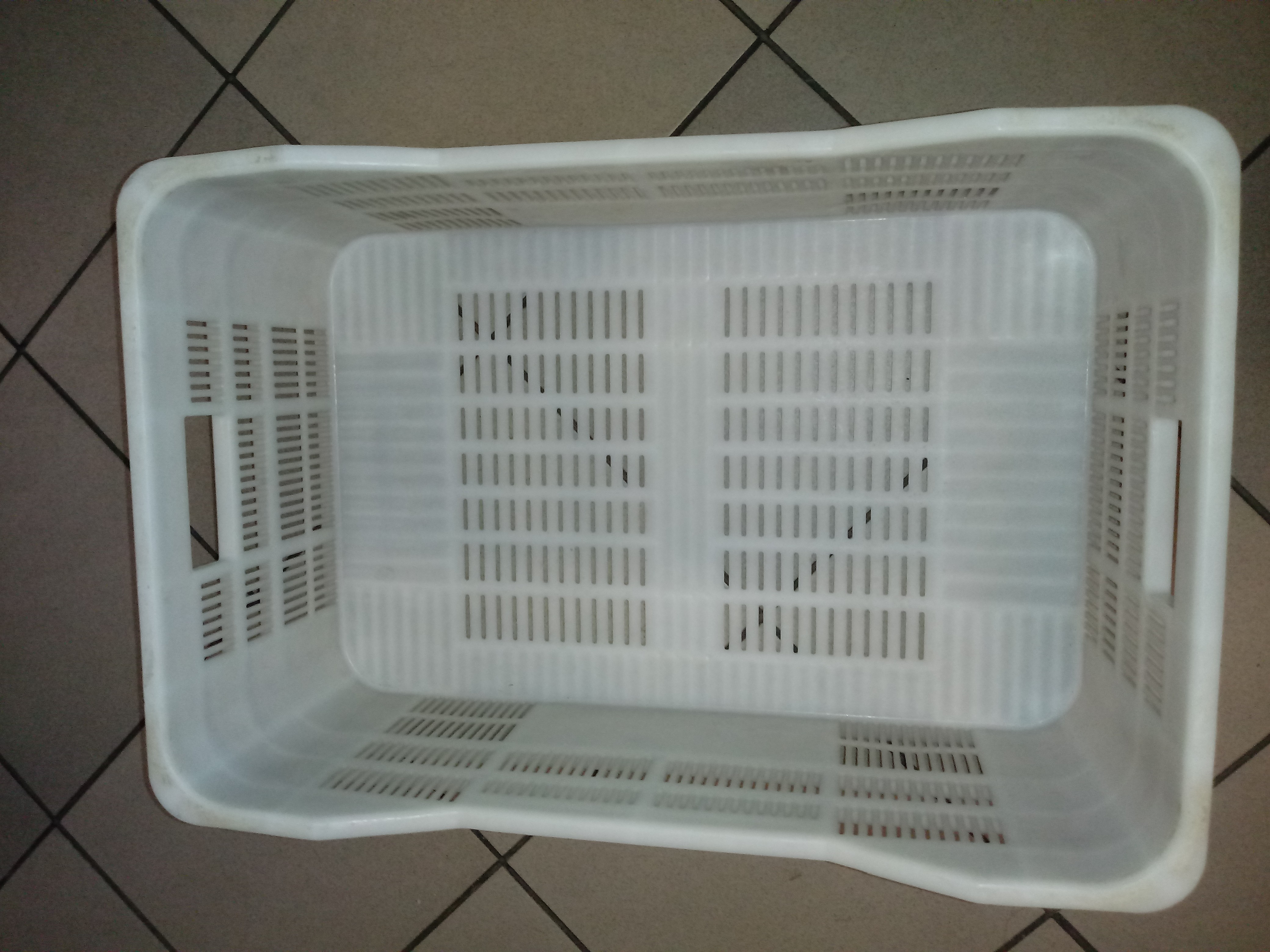 skrzynki plastikowe na owoce warzywa jak nowe — zdjęcie 7