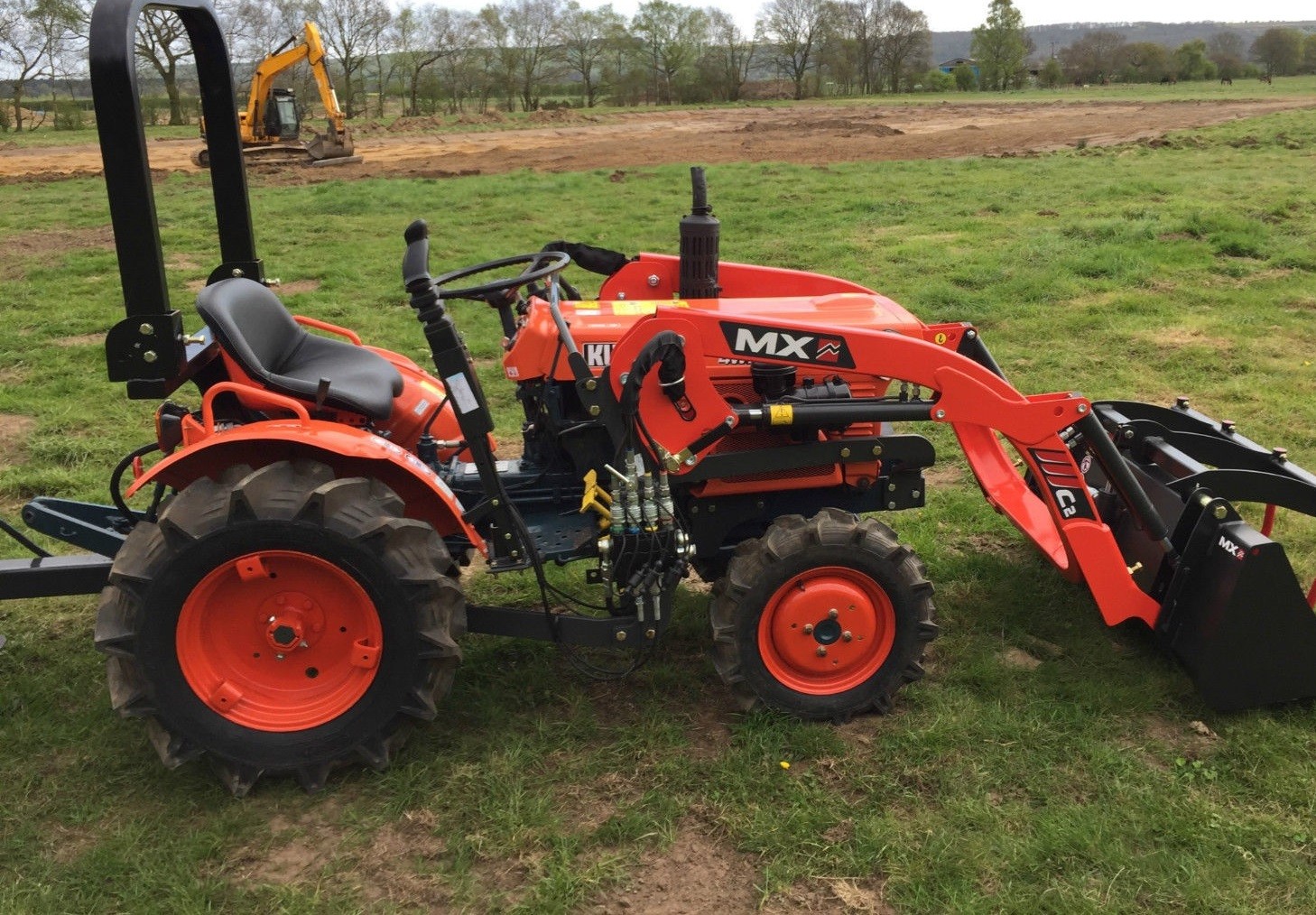 Kubota BD-7100 MX-C2 z ładowaczem czołowym — zdjęcie 2