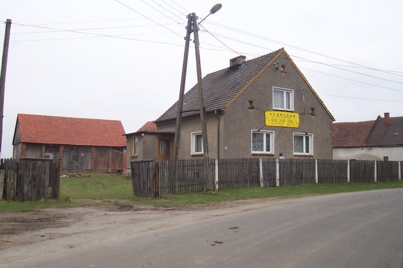 Sprzedam dom zabudowania gospodarcze 331 m2 — zdjęcie 2