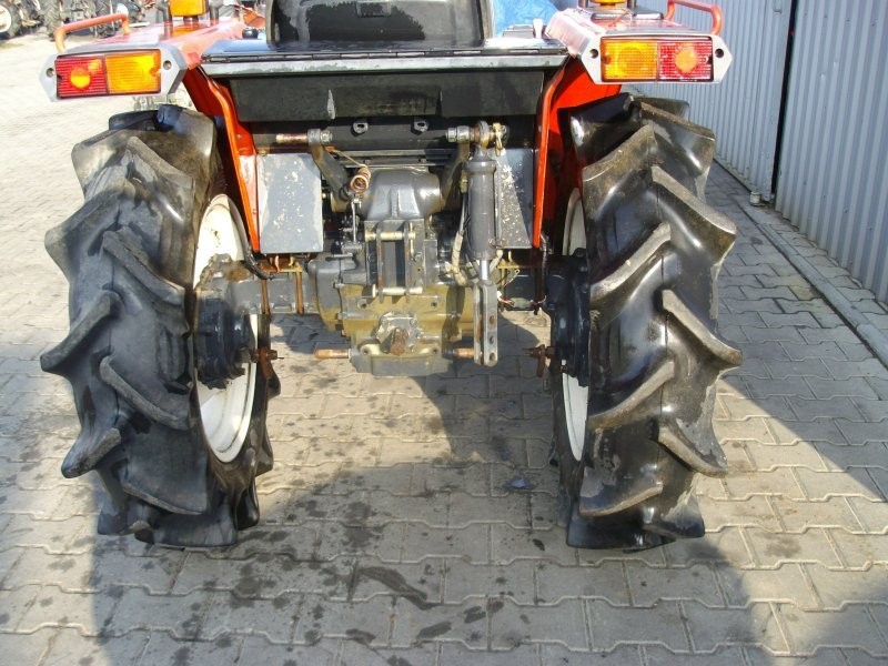 Mini traktorek Yanmar FX215, 21KM, 4x4 — zdjęcie 3