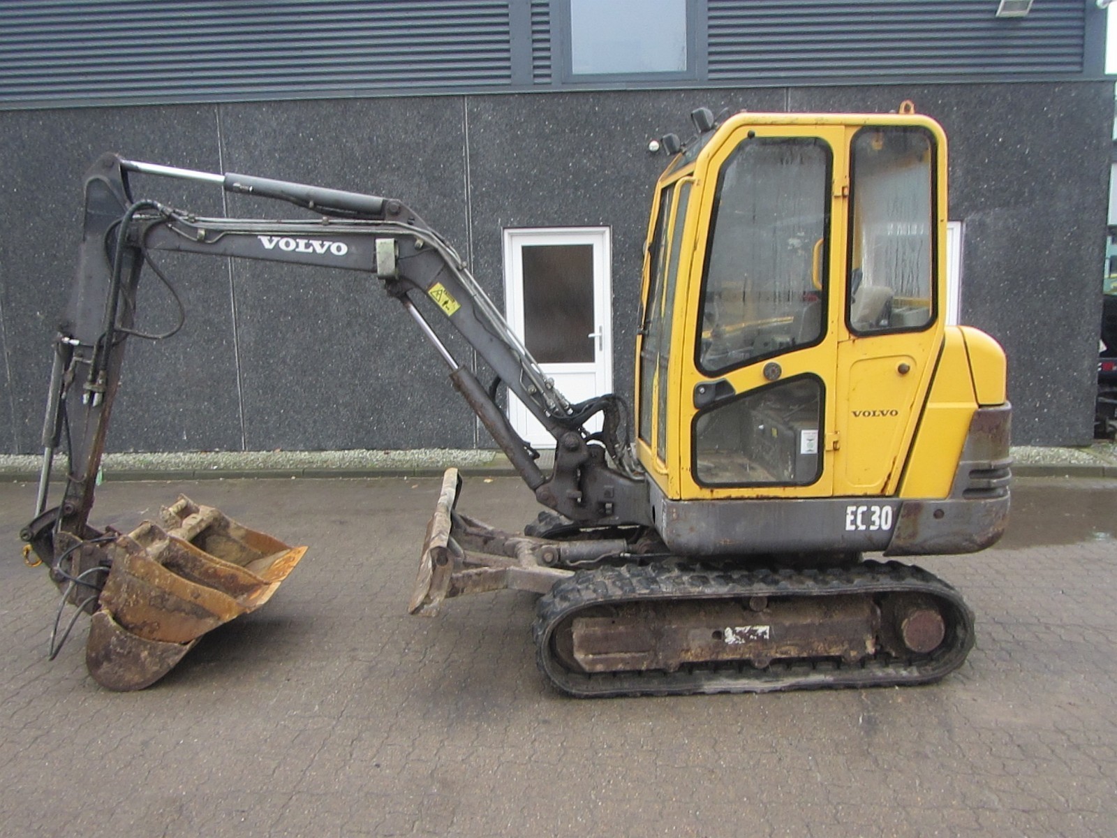 Mini koparka Volvo EC-3O — zdjęcie 1