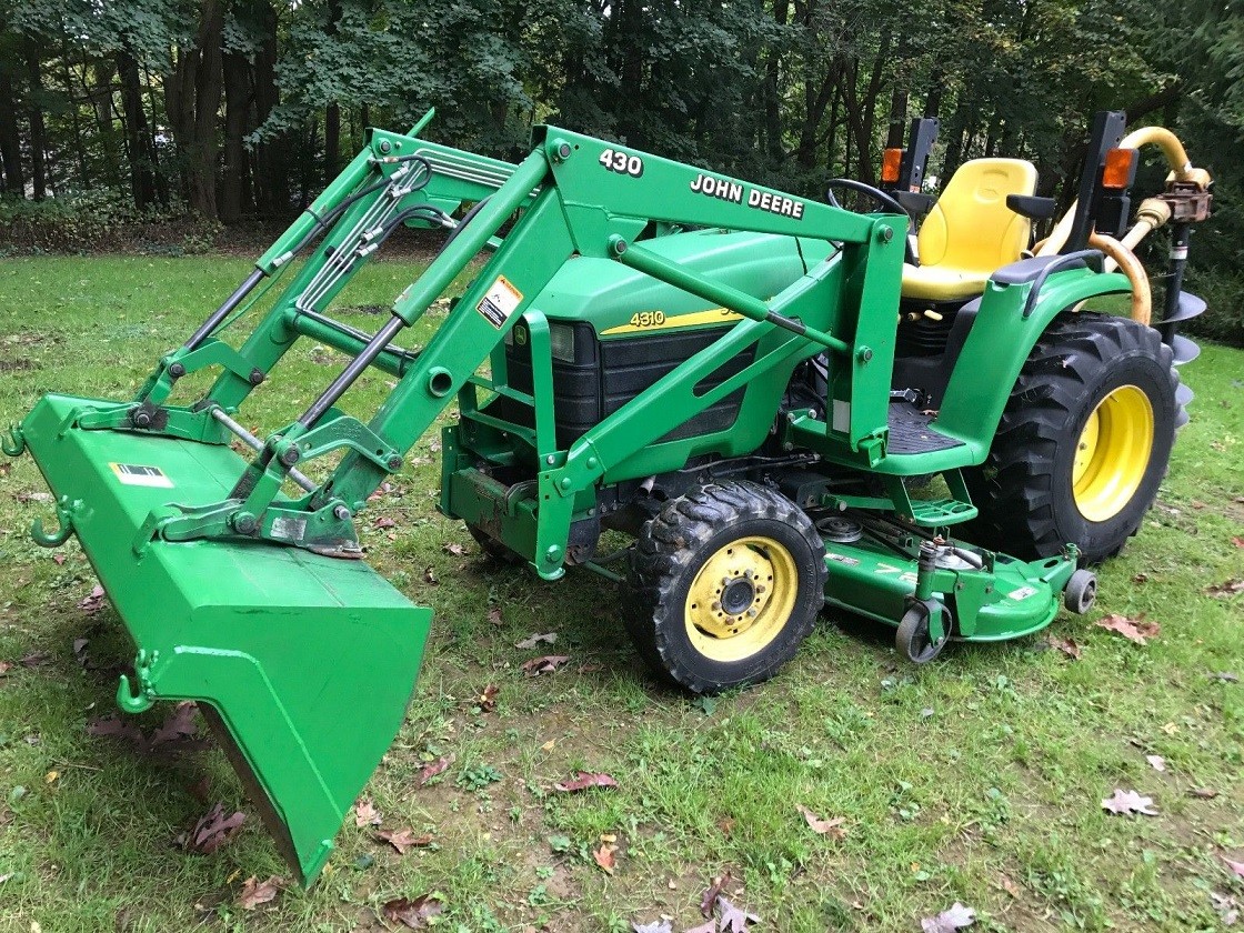 Ciągnik John Deere 43IO — zdjęcie 3