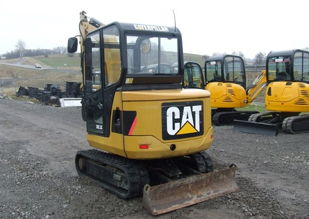 CAT 3025C rok 2008 — zdjęcie 2