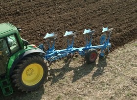 Nowe pługi polskie i zagraniczne