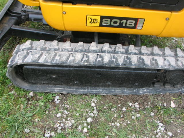 Sprzedam JCB 8018 2011 - dwie sztuki do wyboru — zdjęcie 3