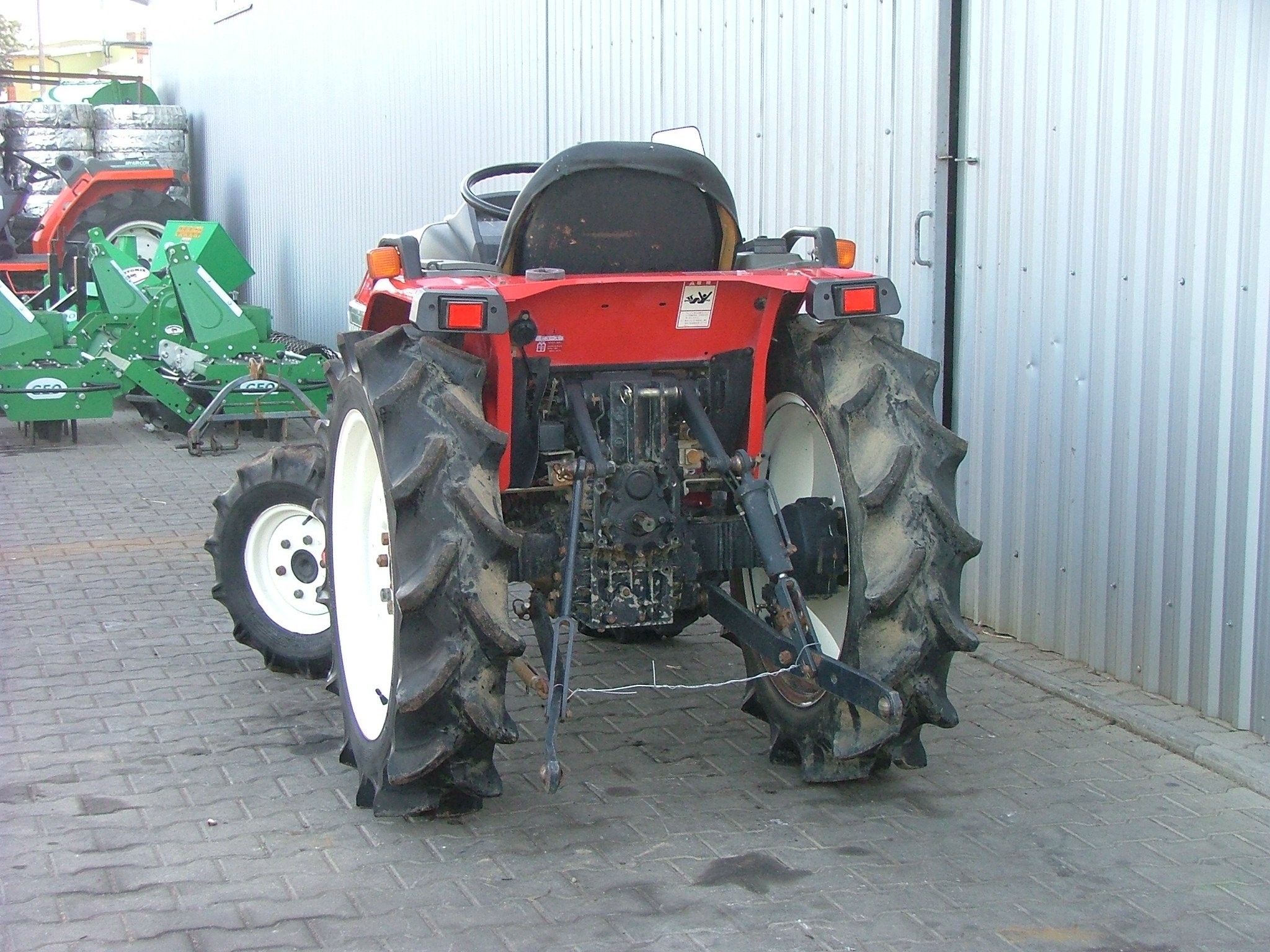 Mini traktorek Yanmar F200, 20KM, 4x4 — zdjęcie 5