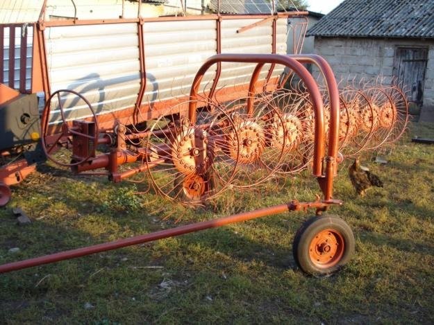 PRZETRZĄSACZO-ZGRABIARKA 7-GWIAZDOWA — zdjęcie 1