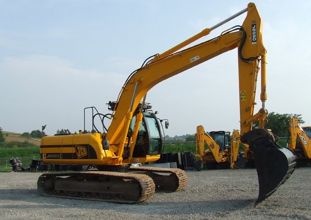 JCB JS 220LC z roku 2006. — zdjęcie 1