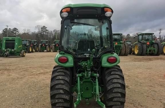 John Deere 3046R — zdjęcie 3