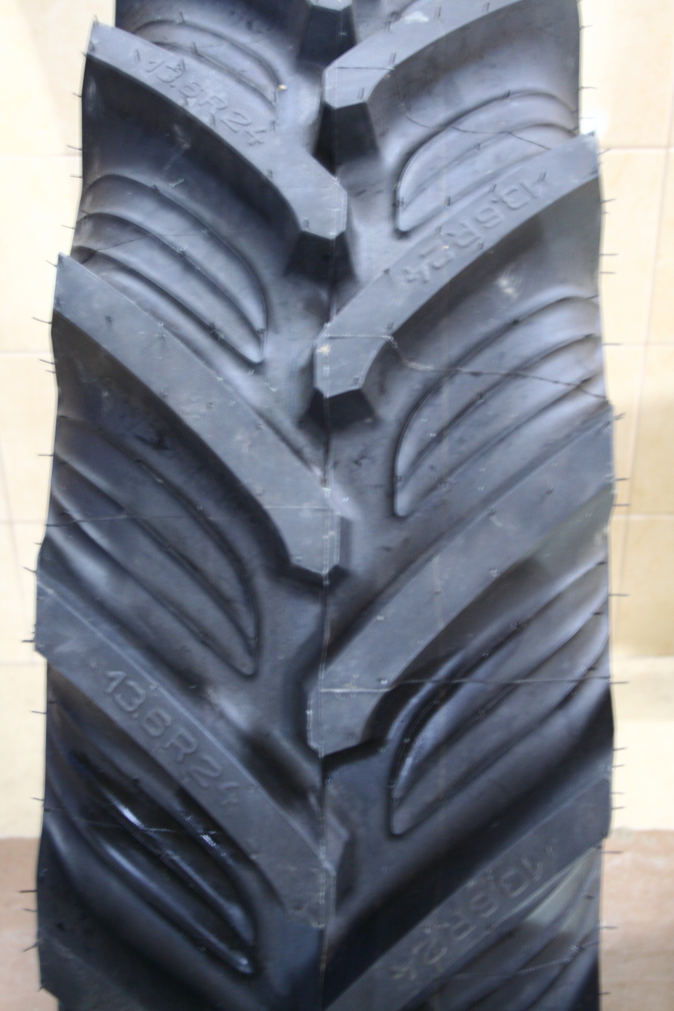 Opona 480/70R38 145A8 Point70 Taurus, Hit Cenowy , Gwarancja 5Lat — zdjęcie 2