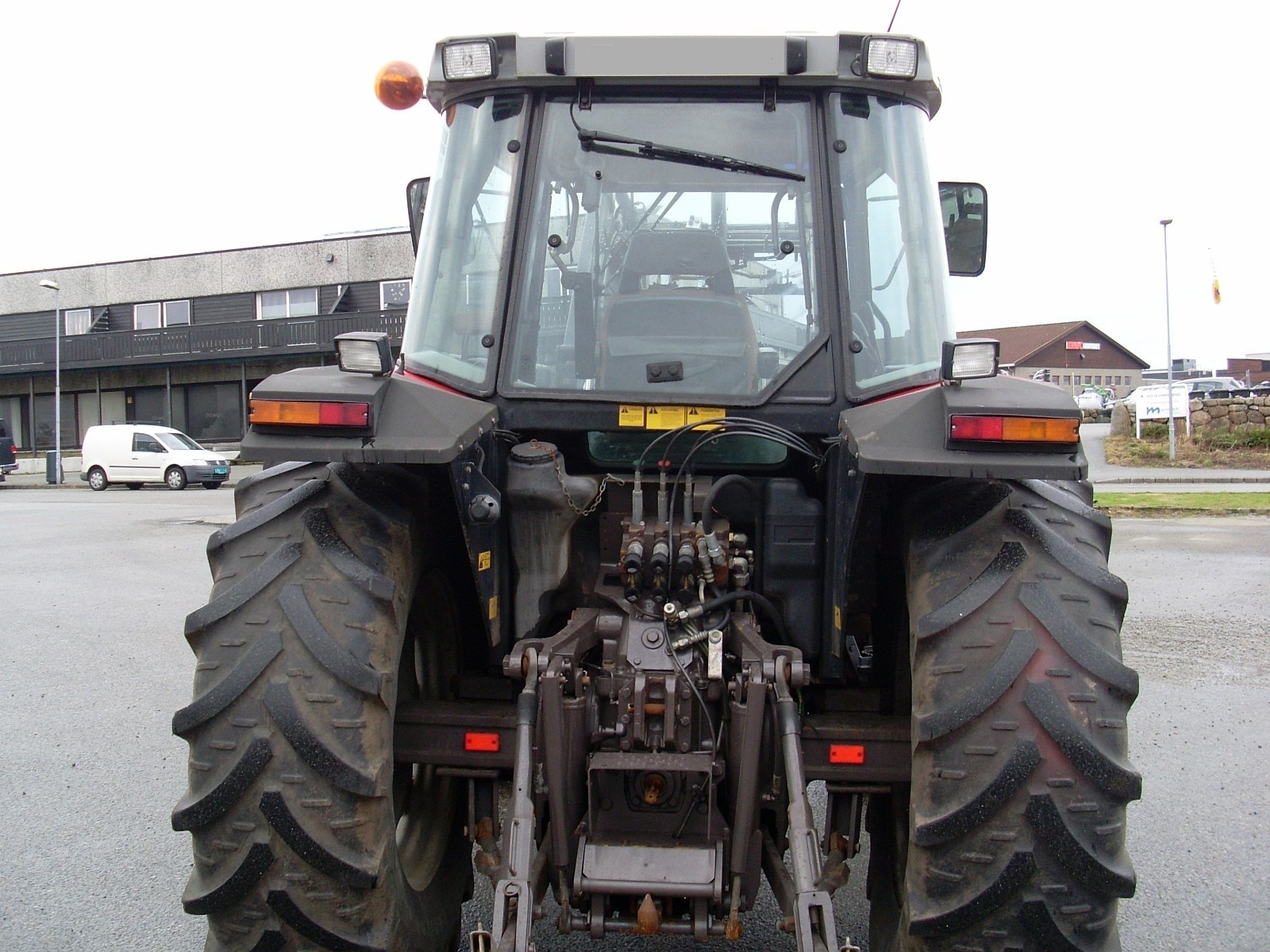 Ciągnik Massey Ferguson 615 - 350 Professional — zdjęcie 3