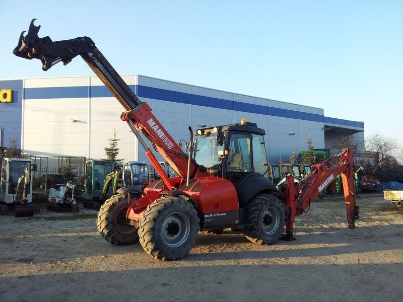 KOPARKO-ŁADOWARKA TELESKOPOWA MANITOU MLB 625 T — zdjęcie 3