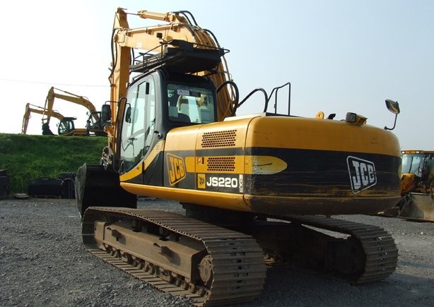 koparka gąsienicowa JCB JS 220LC, rok 2006 — zdjęcie 1