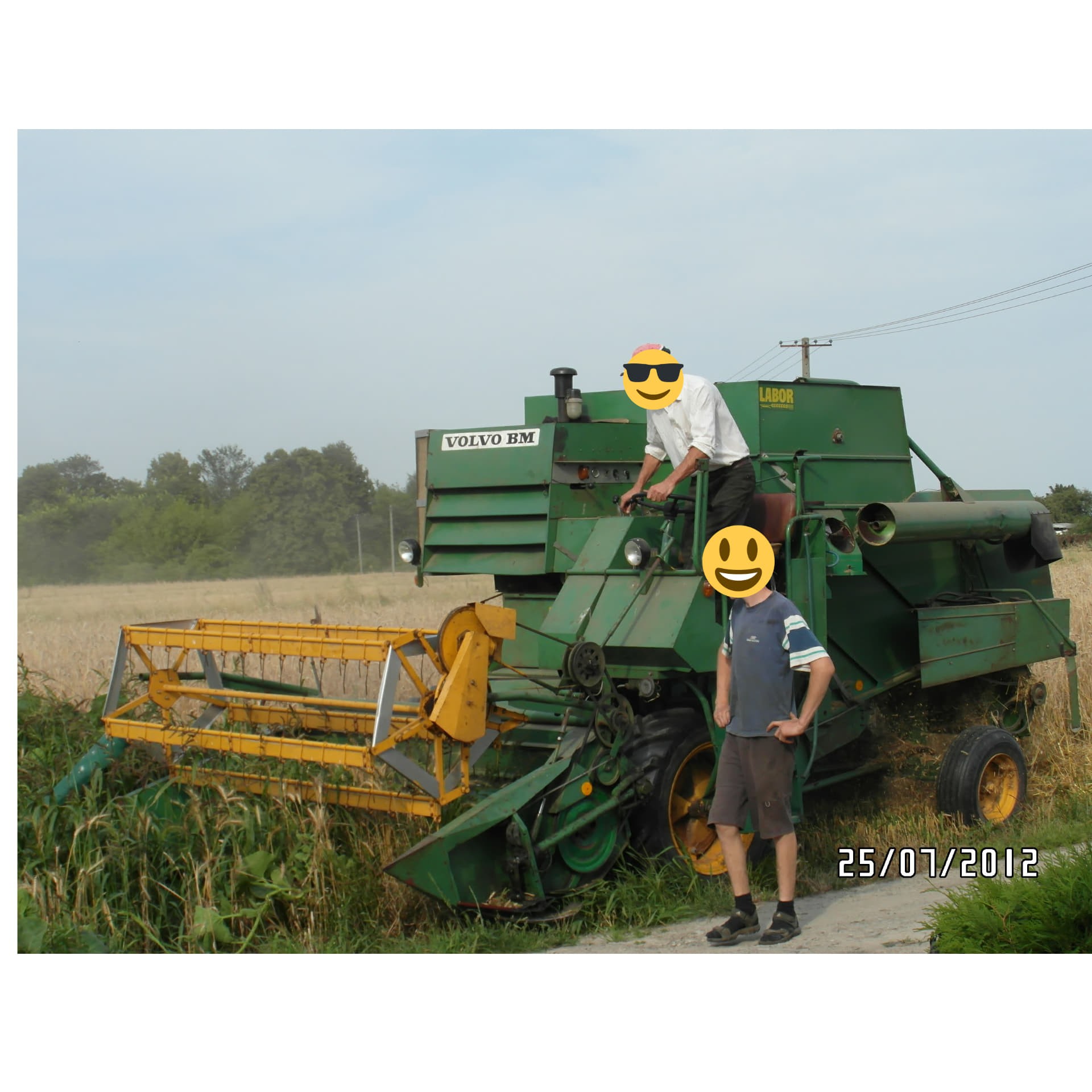 KOMBAJN ZBOŻOWY — zdjęcie 1