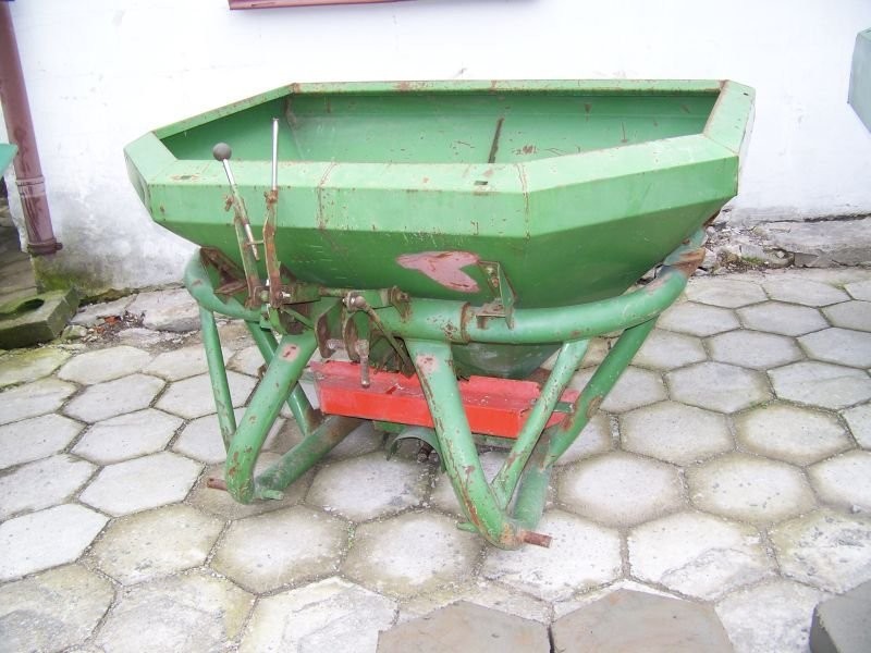 Rozsiewacz AMAZONE ZAE 601 — zdjęcie 2