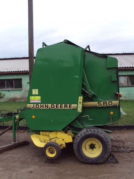 Prasa JOHN DEERE 580 — zdjęcie 1