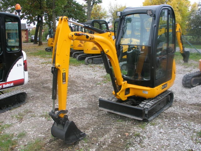 Minikoparka JCB 8016 z 2010 roku - sprzedam — zdjęcie 2