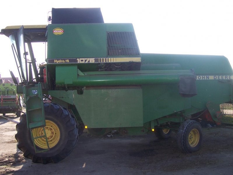 SPRZEDAM KOMBAJN ZBOŻOWY JOHN DEERE 1075 — zdjęcie 1