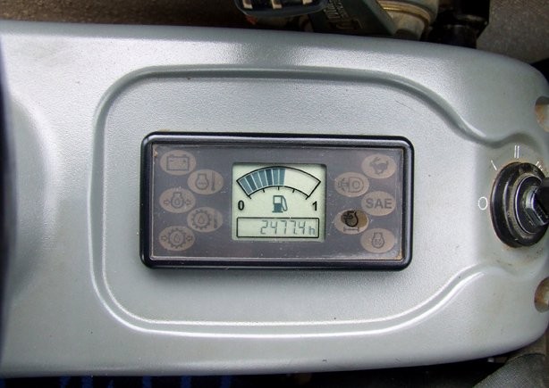 Minikoparka JCB 8052 ZTS z roku 2007 — zdjęcie 4