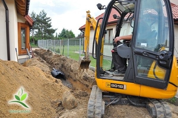Prace ziemne, usługi maszyny budowlane minikoparka — zdjęcie 4