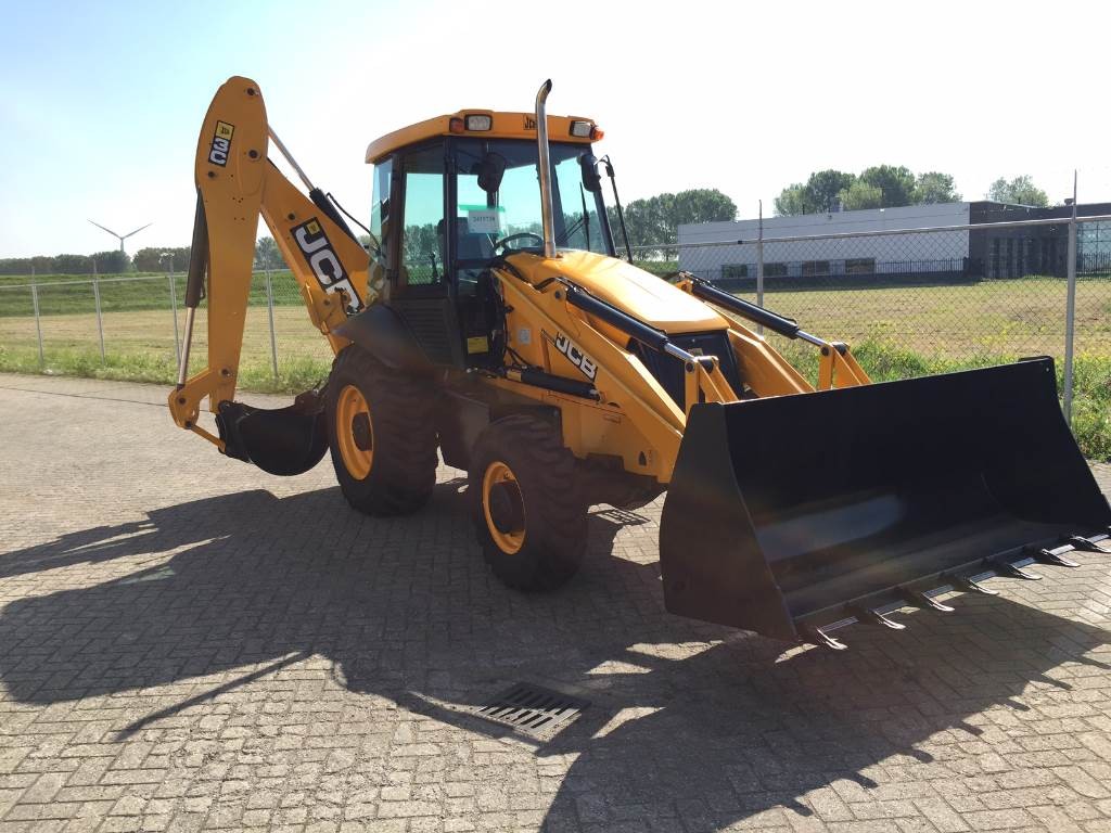 2010 jcb 3cx — zdjęcie 1