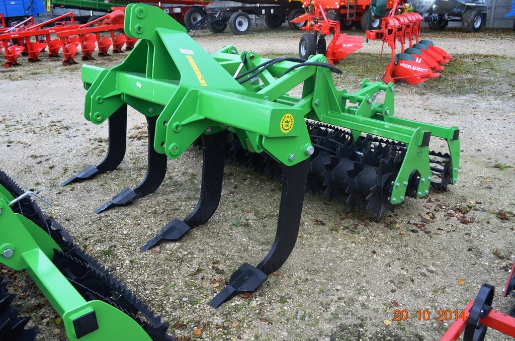 Głębosz TYTAN Dziekan GT2250F2Z26 4-zęby + Wał Uprawowy 