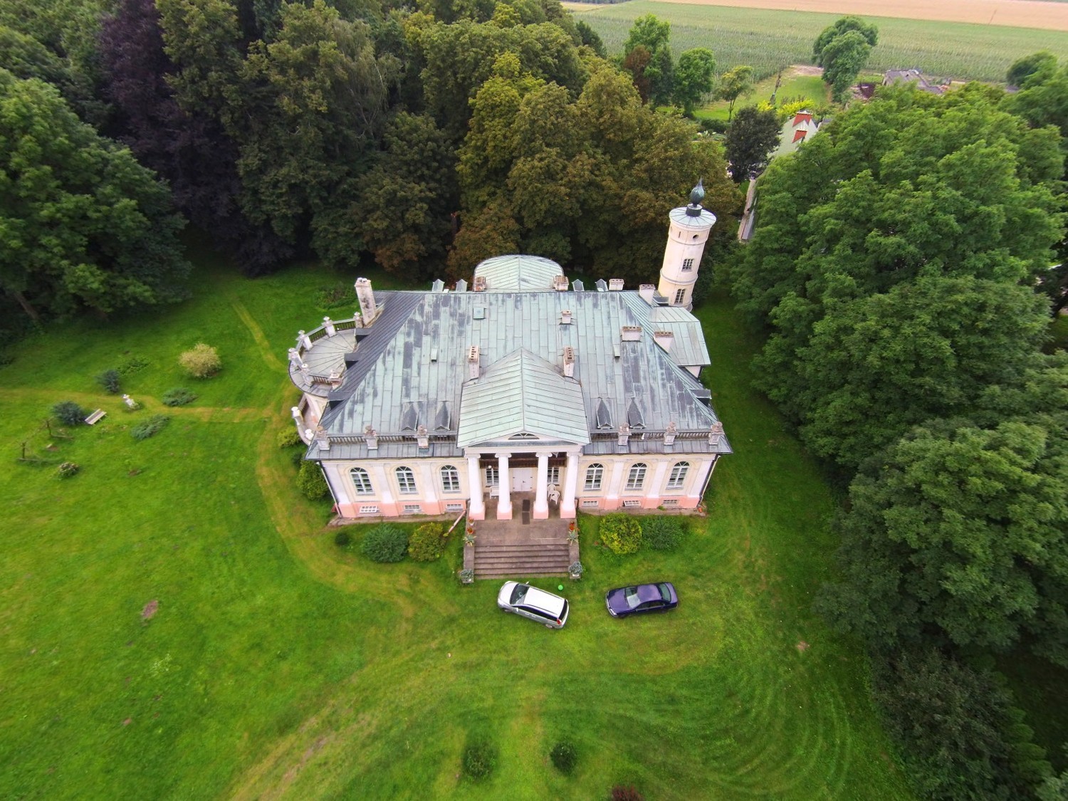 PAŁAC z1840r z  parkiem 6ha,w Centrum Polski sprzedam — zdjęcie 2