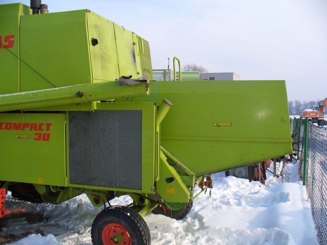 Kombajn zbożowy Claas Compact 30 — zdjęcie 3